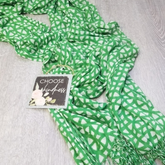 Accessories - Green Spring scarf with fringe